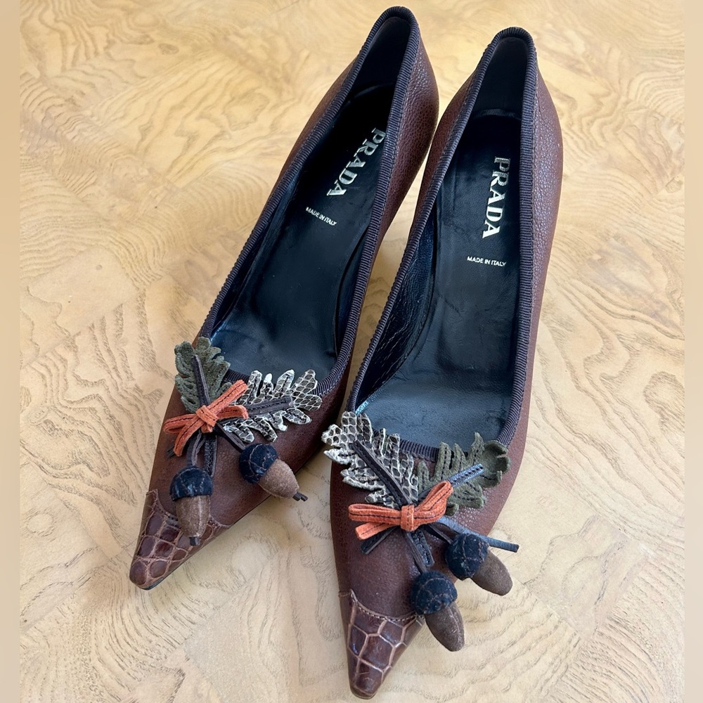 Prada Leather Brown Women's Heels Pumps with Decorative Acorns and Oak Leaves